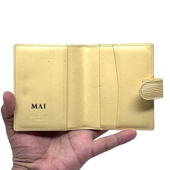 Louis Vuitton Cream Buckle Wallet - Picture 2 of 8